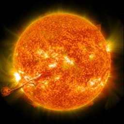 NASA готовит Artemis 2 к солнечным бурям: командные учения для защиты первого экипажа за пределами земной орбиты